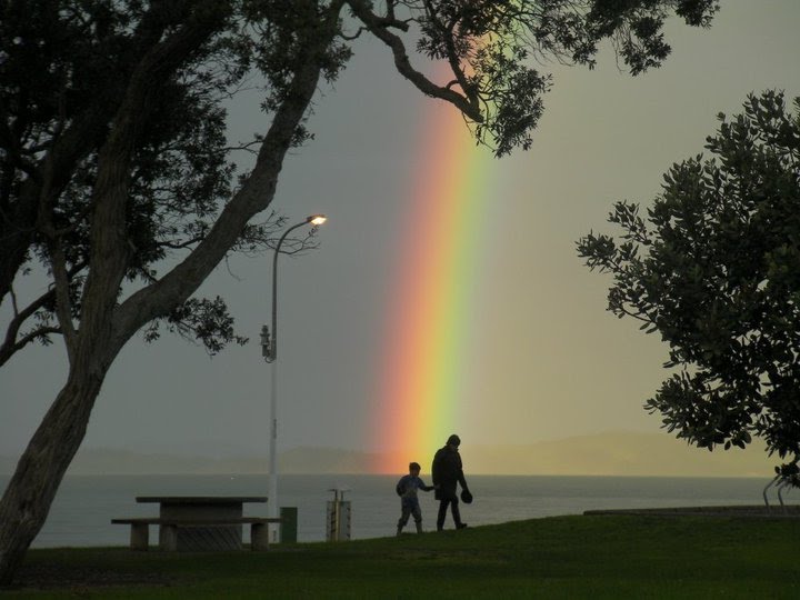 Rainbow_At_Maraetai_Beach_New_Zealand